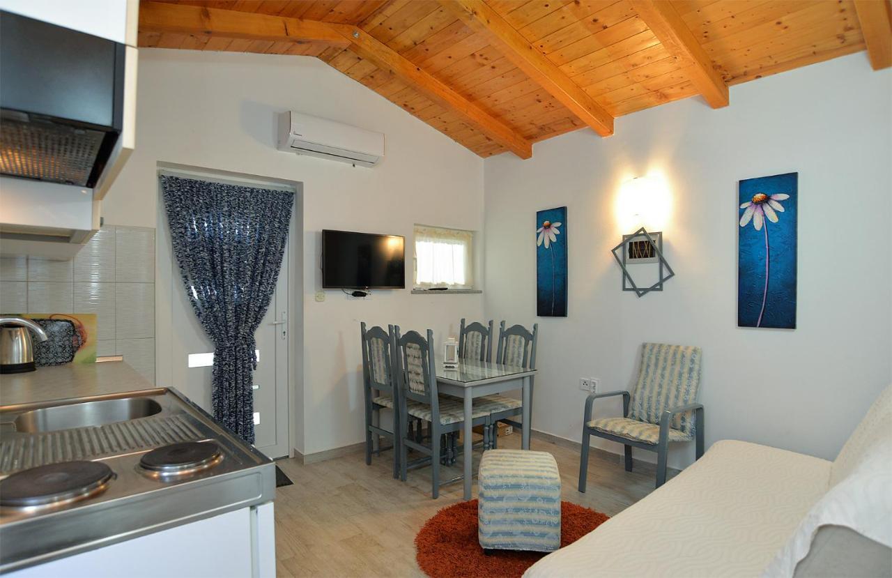 Apartments Jadranka 1279 ポメル エクステリア 写真